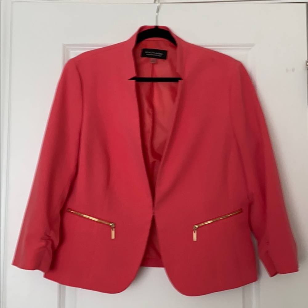 Black Label 3/4 sleeve blazer in pink. Size 12